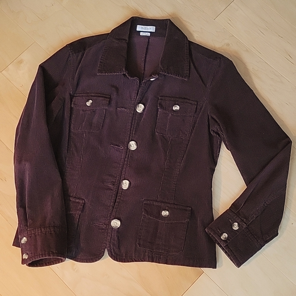 Van Heusen Brown Corduroy Blazer Medium, Cotton, great detail and buttons.